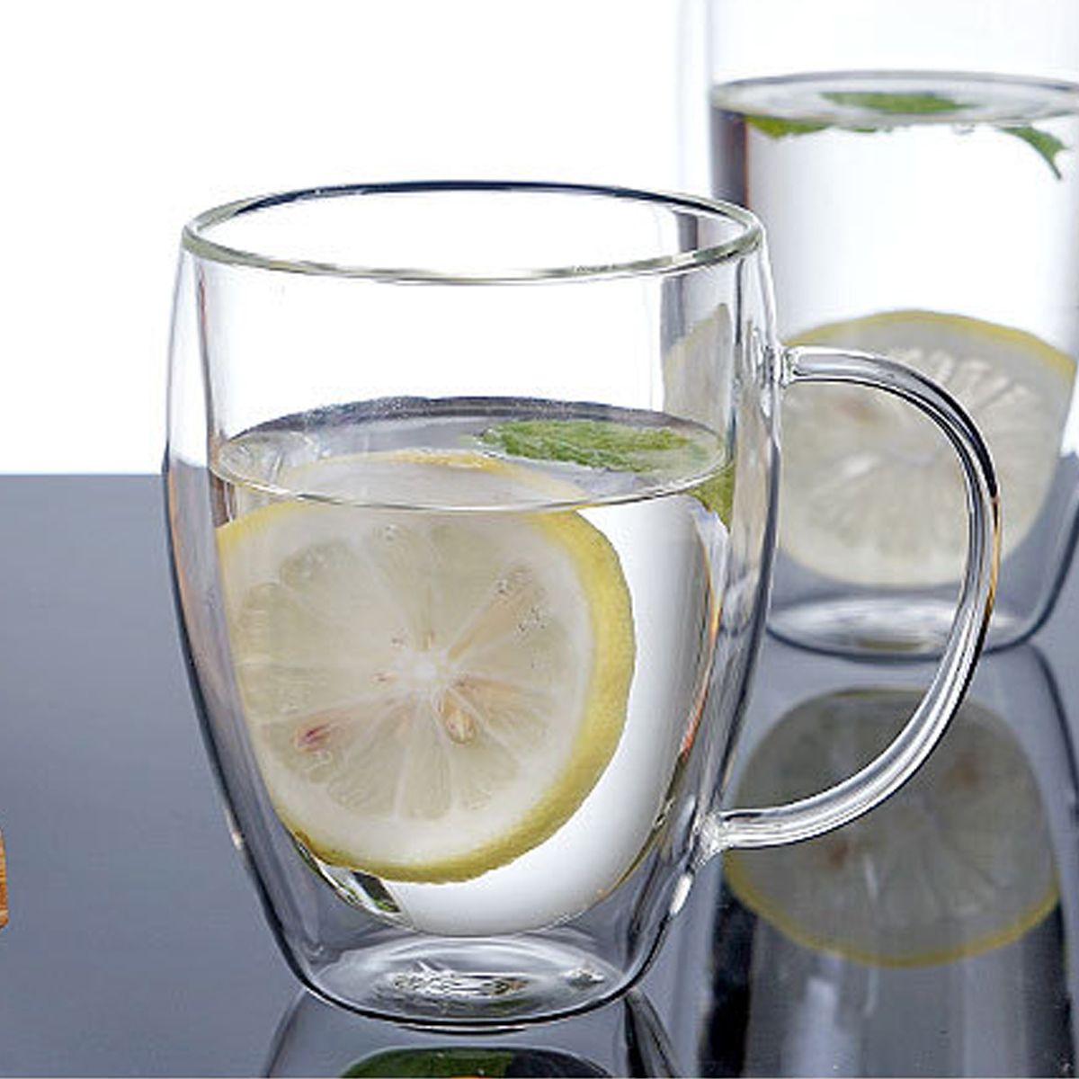 vaso de vidrio con té de limón de 350ml