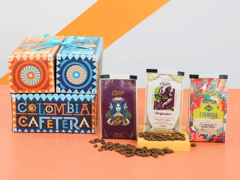 landing navidad cafe tripack - Kit Colombia Cafetera: molino, prensa, café y cuchara